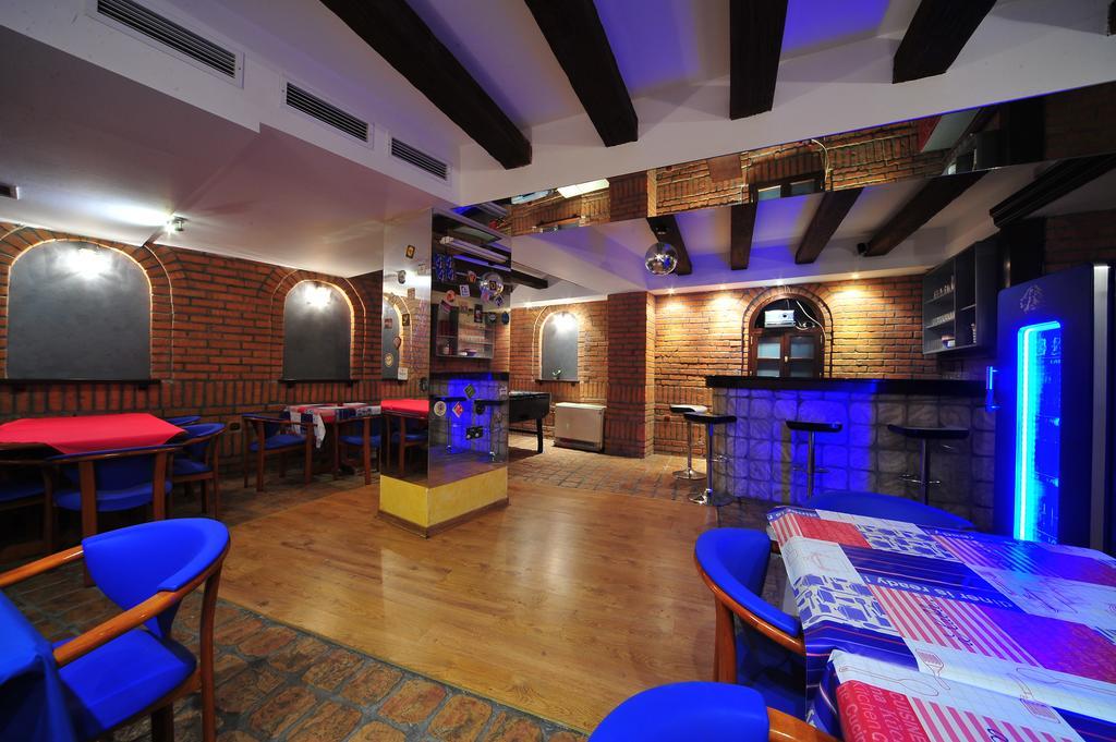 Hostel Bed N Beer Белград Экстерьер фото