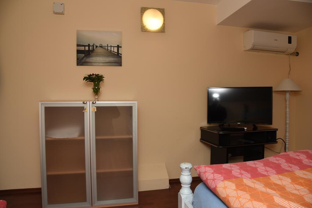 Hostel Bed N Beer Белград Экстерьер фото