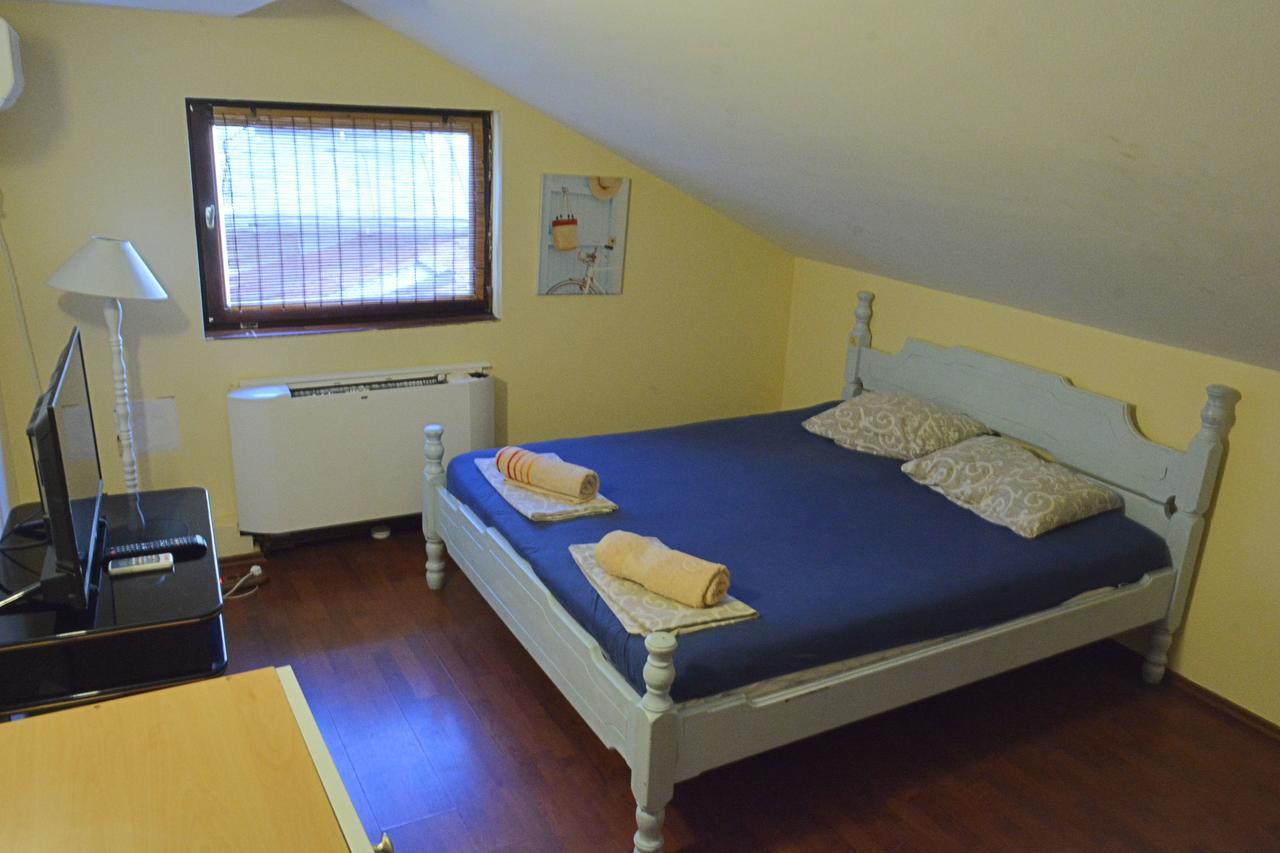 Hostel Bed N Beer Белград Экстерьер фото