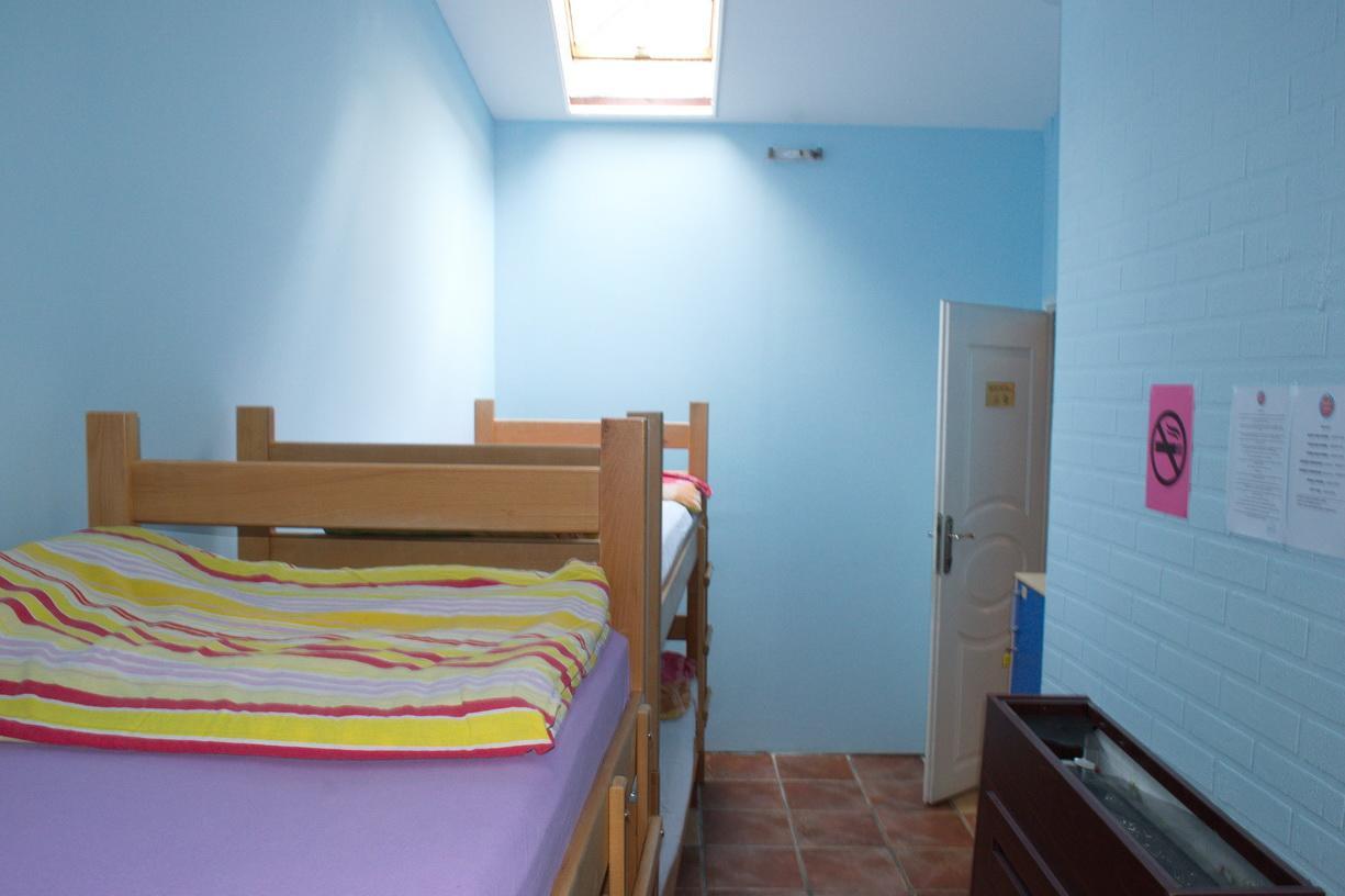 Hostel Bed N Beer Белград Экстерьер фото